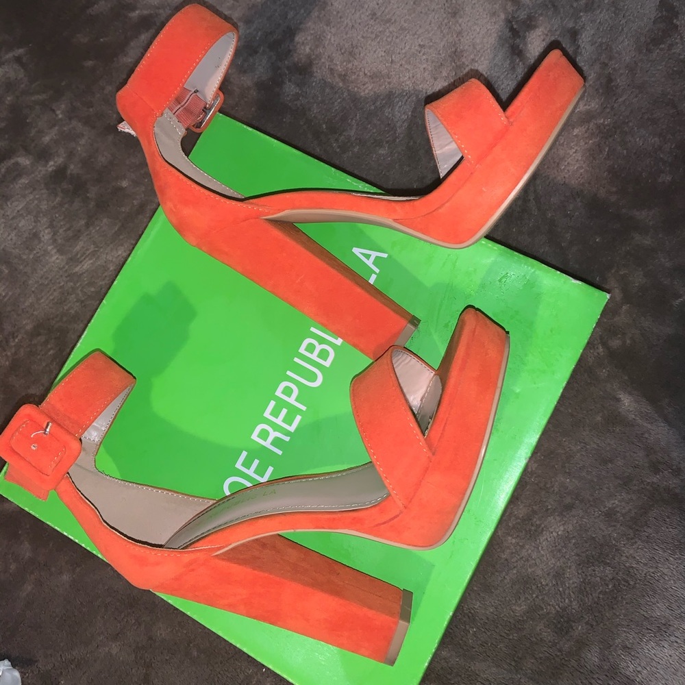 Platform heels - Picture 2 of 2
